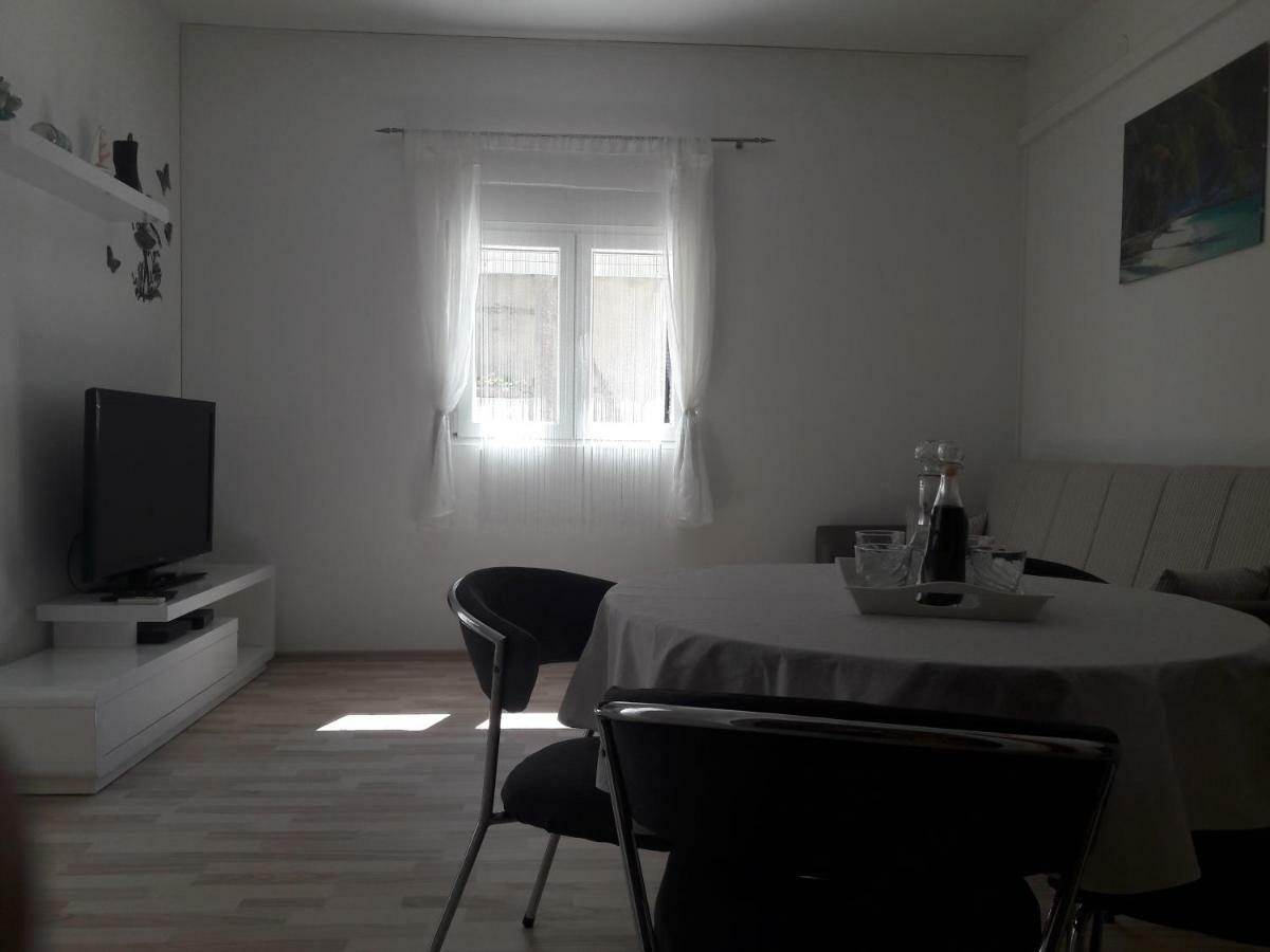 Nina Apartament